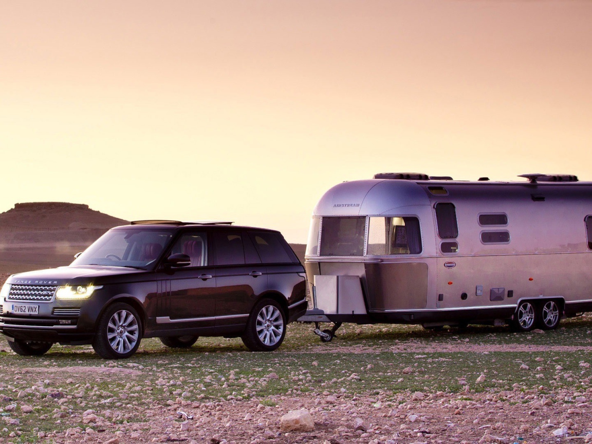 Рендж Ровер с жилым прицепом