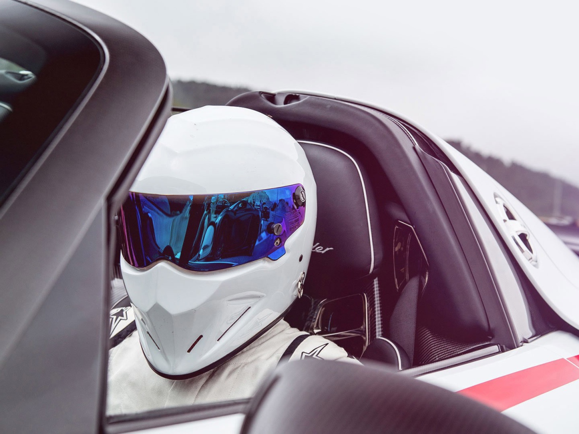 Гонщик в шлеме, программа Top Gear