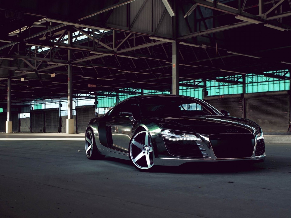 Стильный черный Audi R10