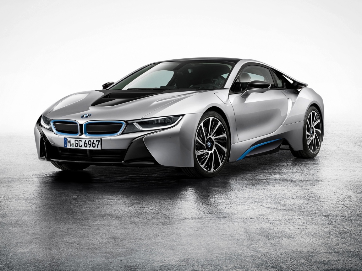 Серый автомобиль BMW i8