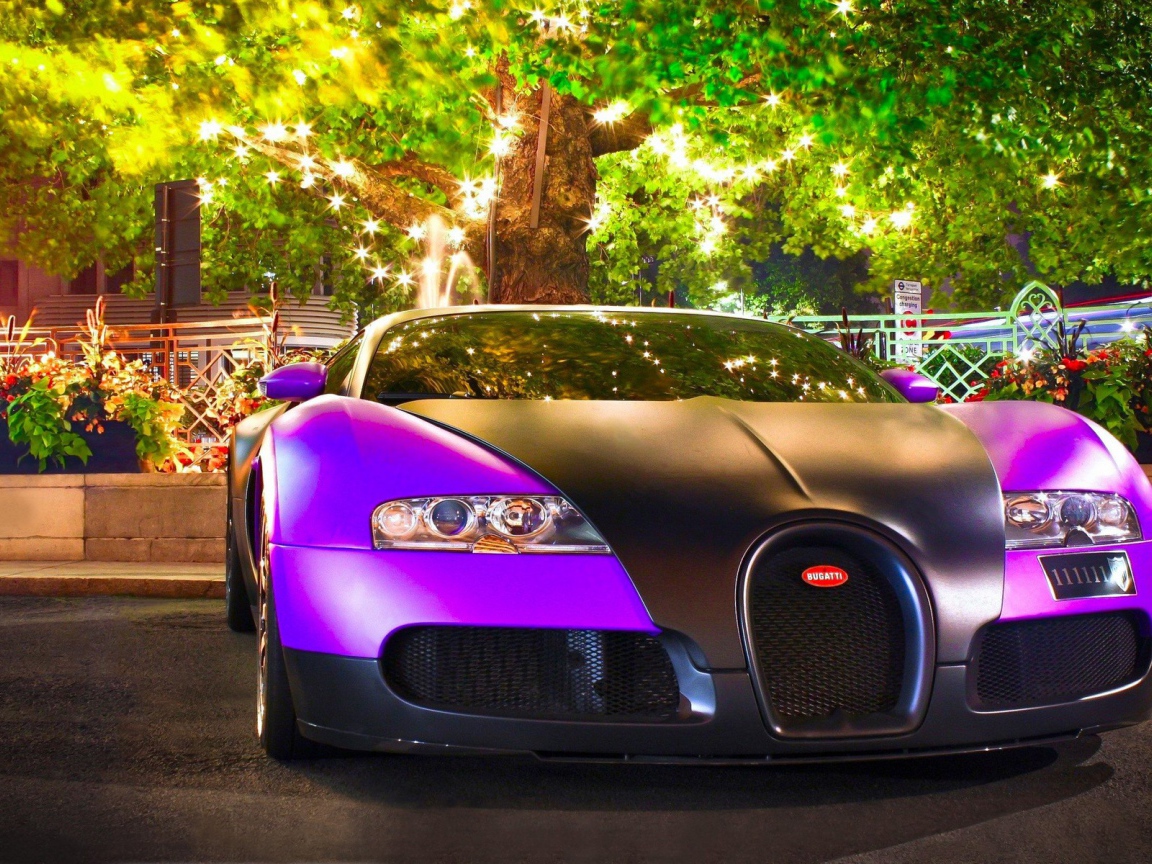 Сиреневый Bugatti Veyron с черным капотом