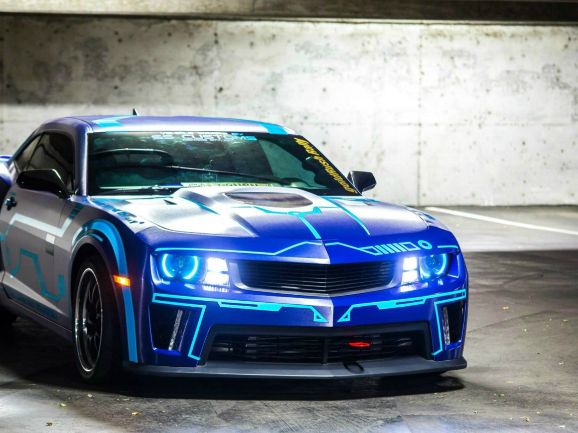 Неоновый Chevrolet Camaro Tron Theme