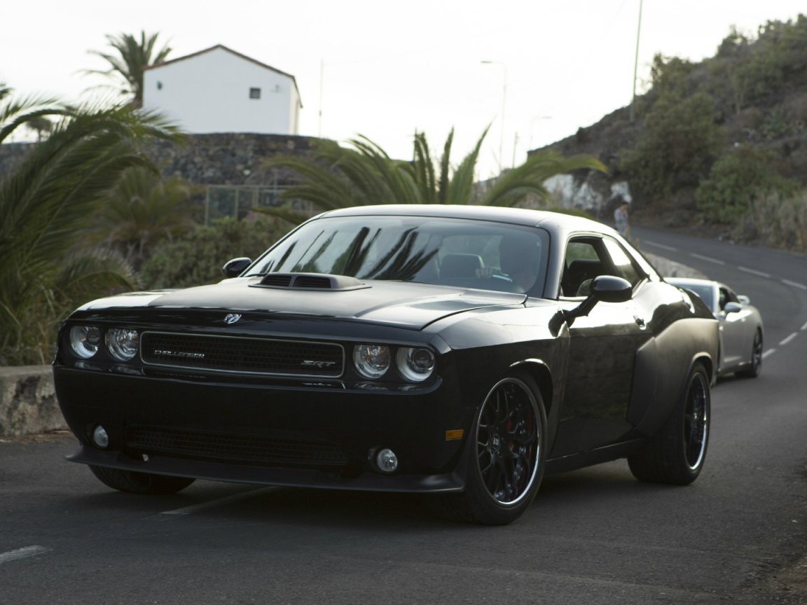 Черный Dodge Challenger SRT8 из Форсаж 6