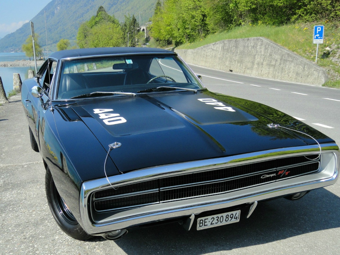 Черный Dodge Charger RT 440 4-Speed