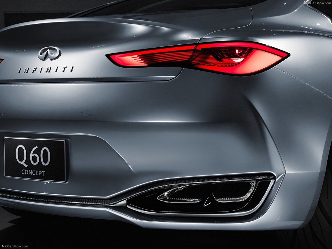 Вид сзади на новый Infiniti