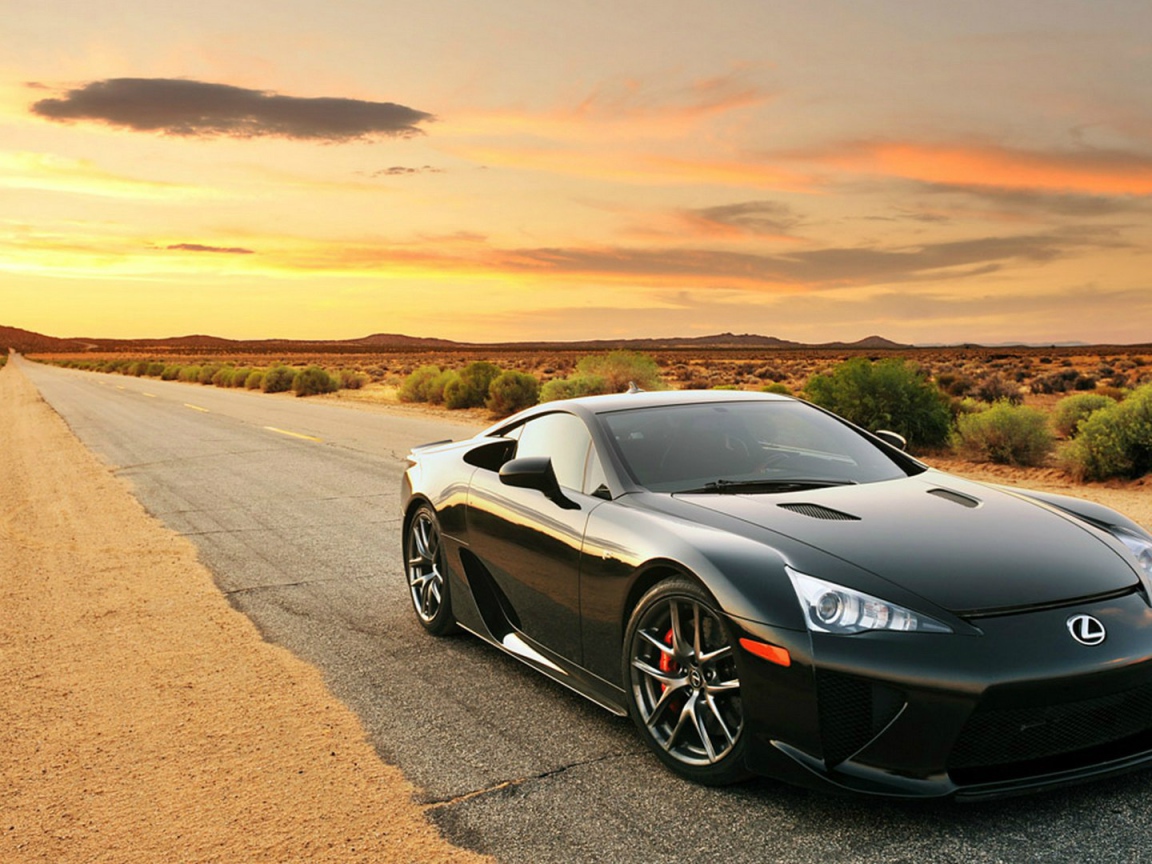 Спортивный автомобиль Lexus LFA