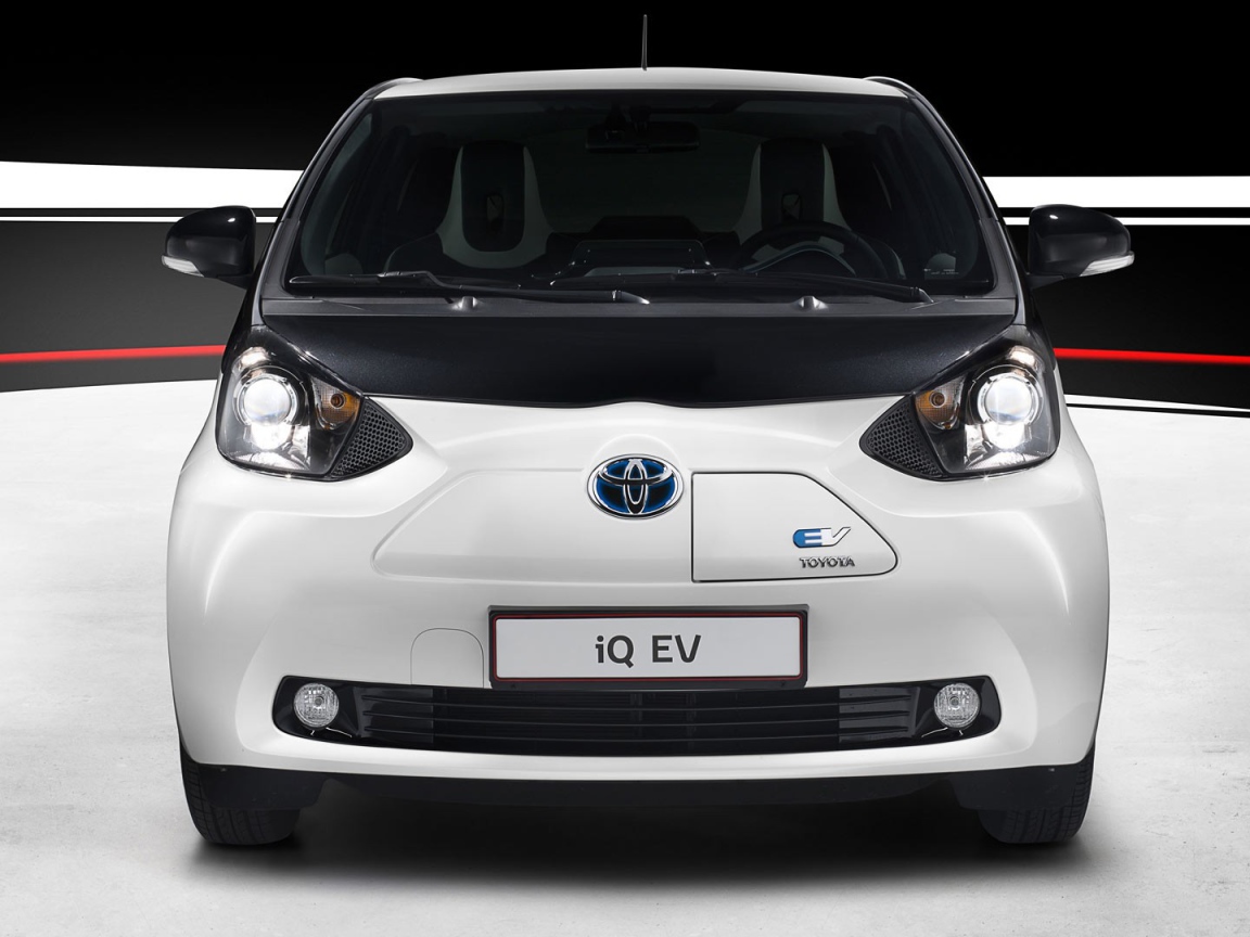 Электро автомобиль Toyota IQ