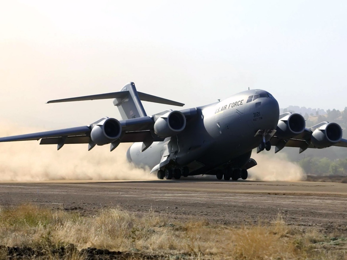 C-17 Globmaster совершил успешную посадку