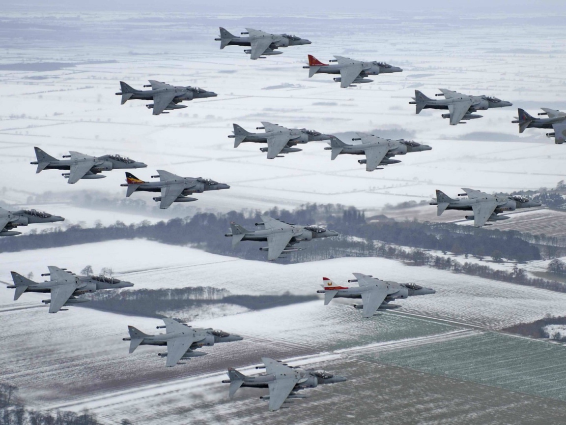 Отряд военных самолетов Harrier II