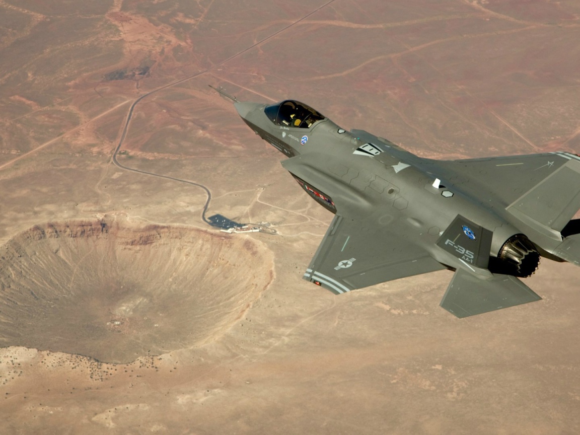 Истребитель-бомбардировщик Lockheed Martin F-35