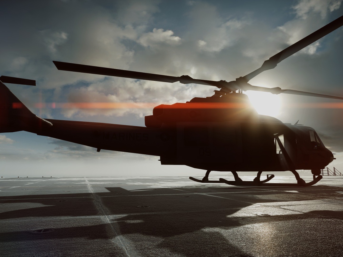 Вертолет на палубе авианосца