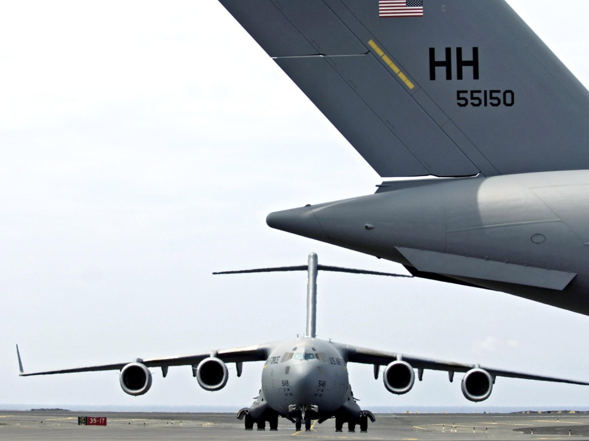 Военно транспортный самолет C-17 Globmaster