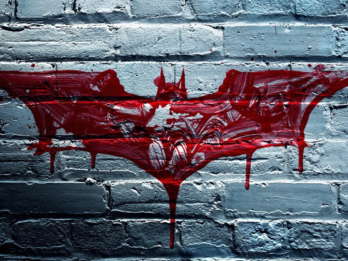 Кровавая летучая мышь на стене