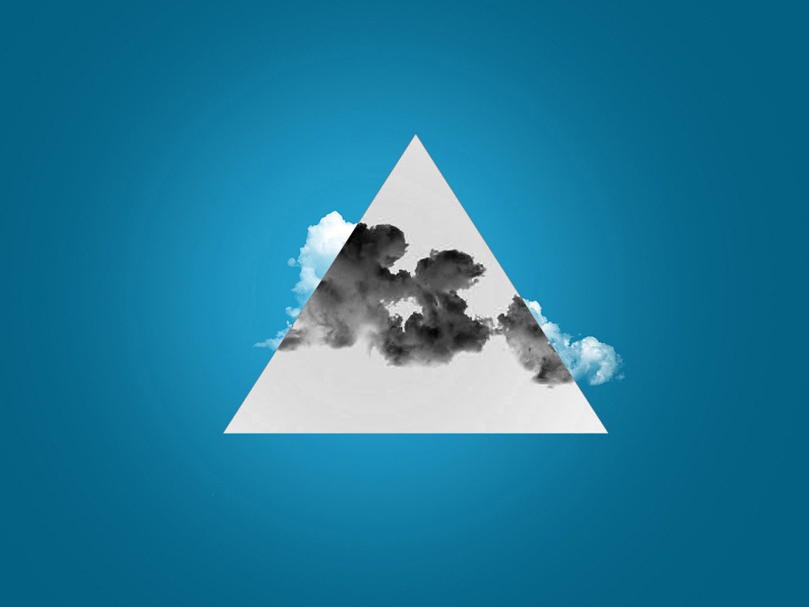 Треугольник с облаком на голубом фоне