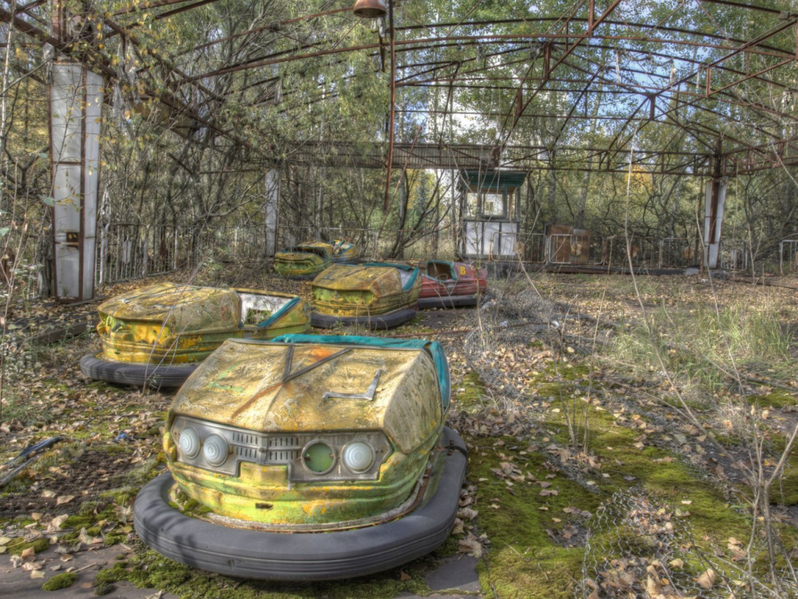 Заброшенный детский парк в Припяти