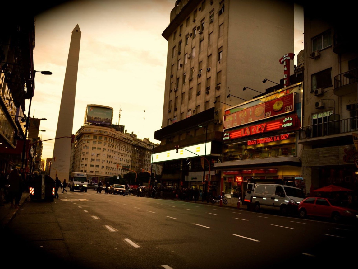 Городская улица Буэнос-Айреса