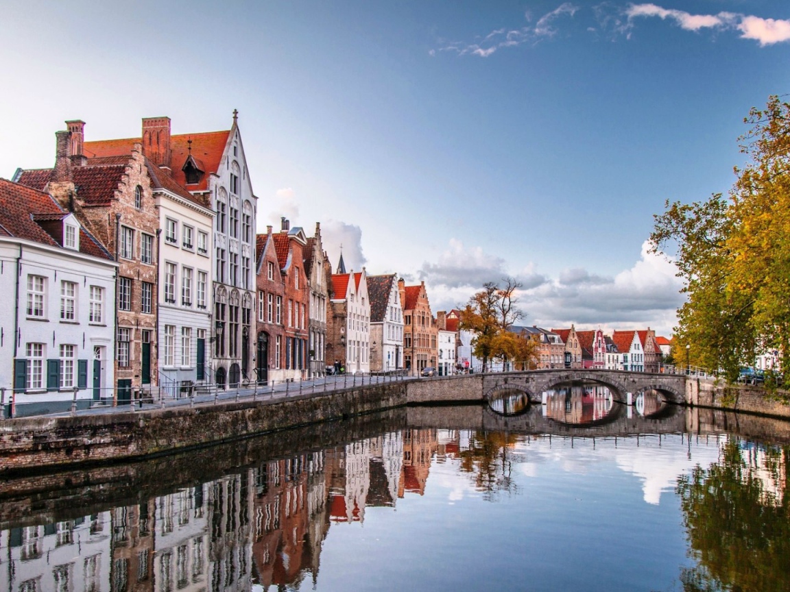 Река в городе Брюгге, Бельгия