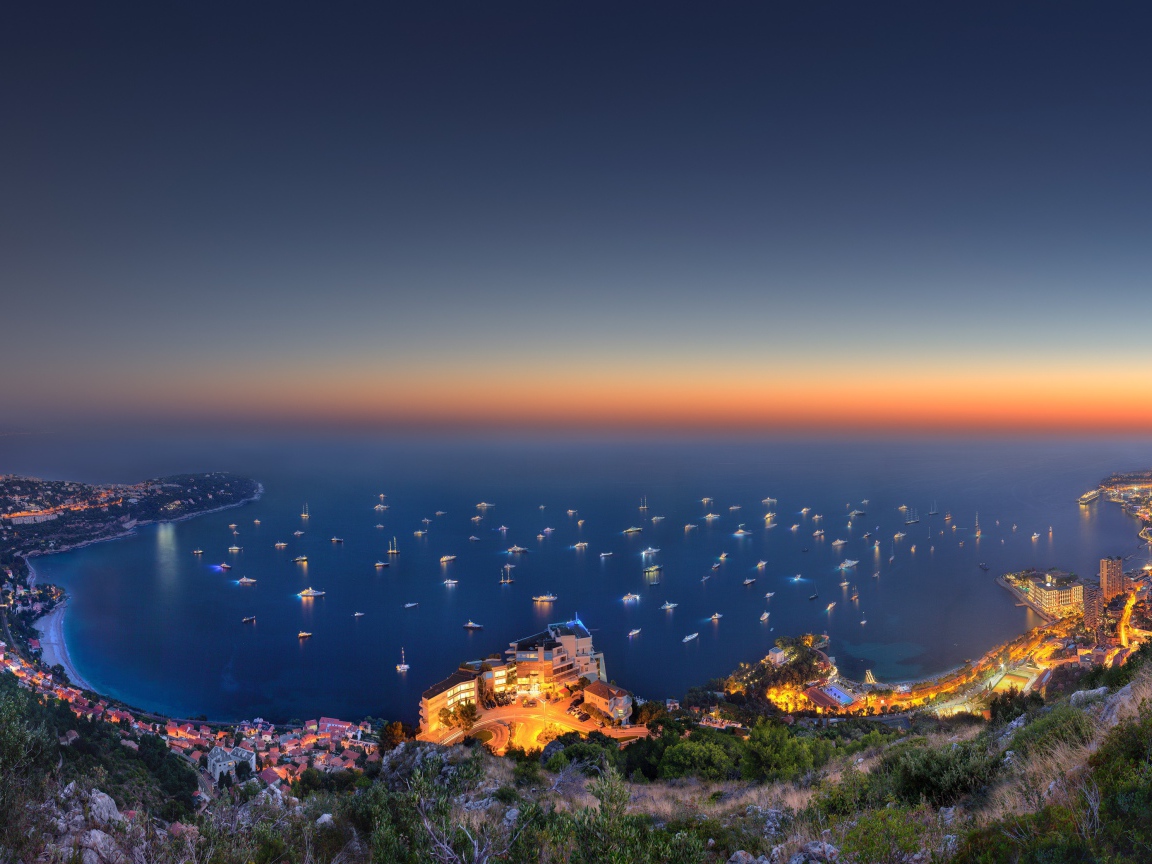 Огни на яхтах в бухте Монако
