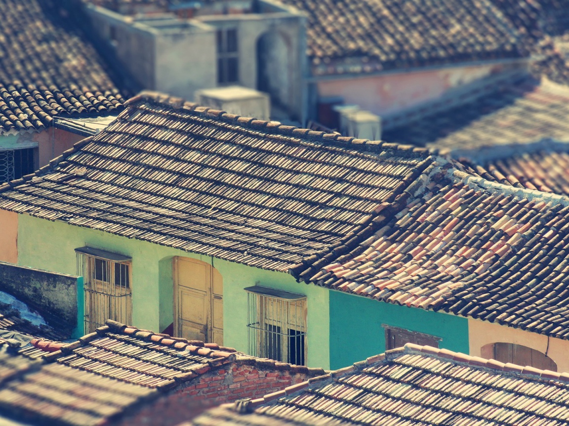 Черепичные крыши частных домов