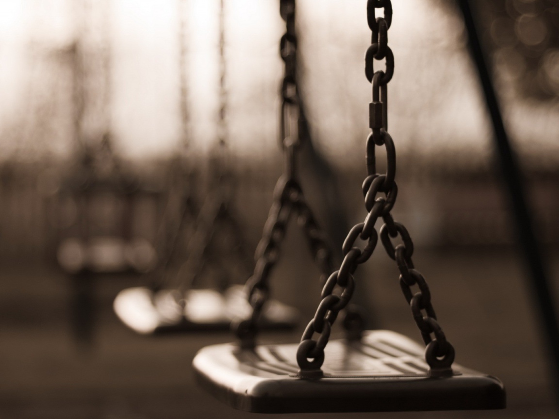 Детские качели на цепях