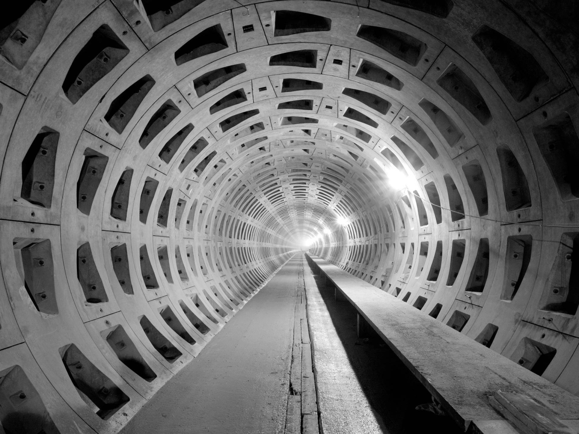 Строительство тоннеля из бетона под землей