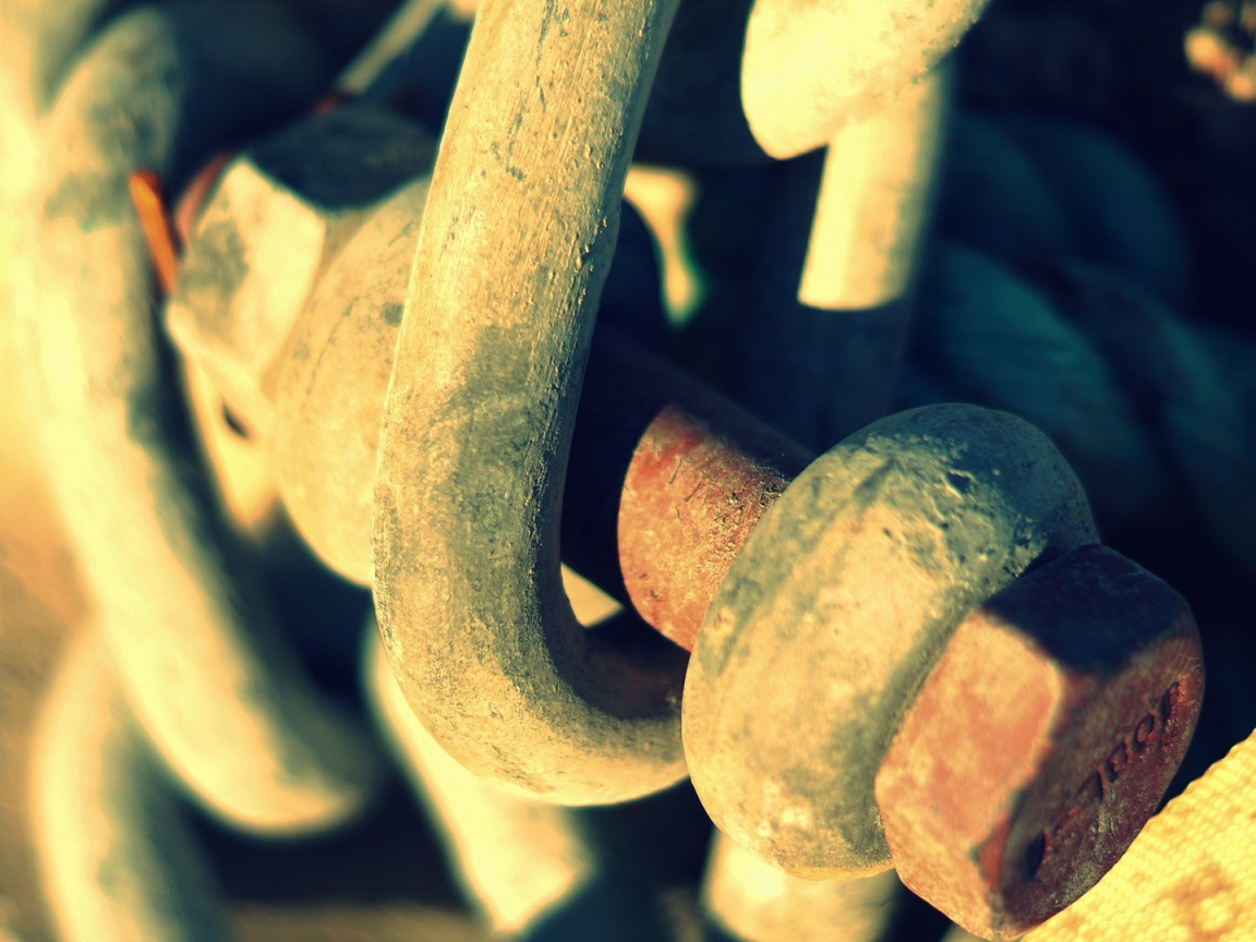 Крепление железной цепи