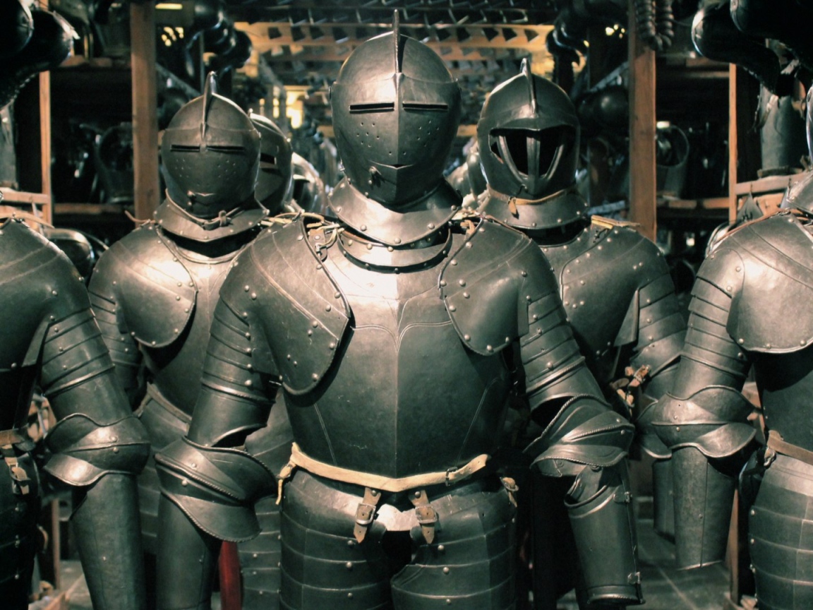 Железные рыцарские латы