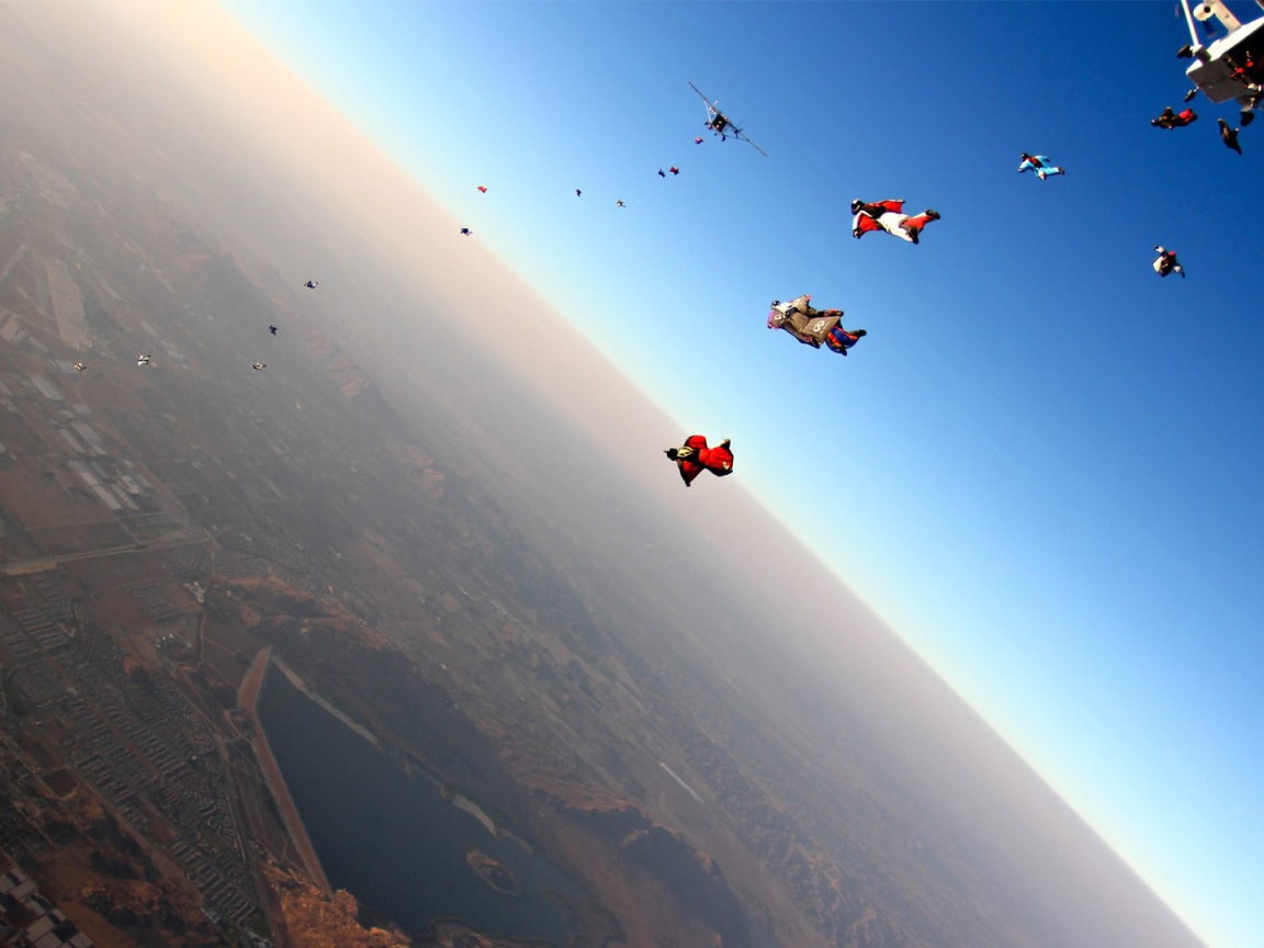 Прыгать с парашютом совсем не страшно