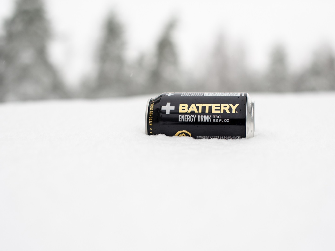 Батарейка на снегу