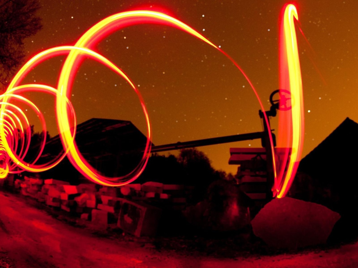 Спиральный рисунок светом