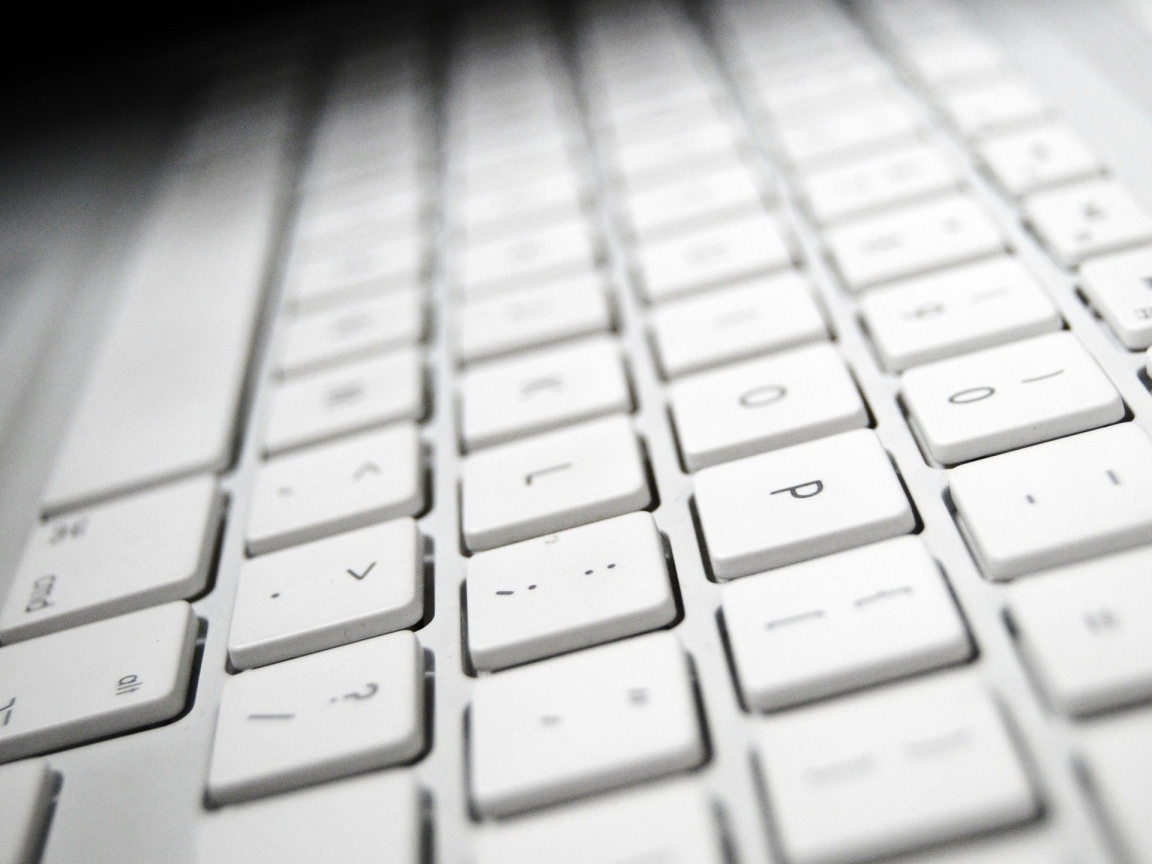 Белая клавиатура ноутбука