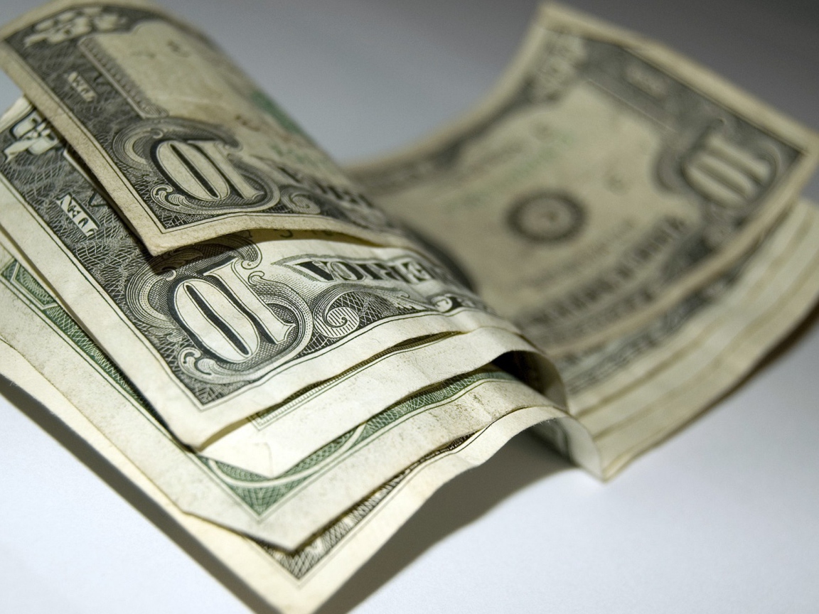 Несколько десятидолларовых купюр