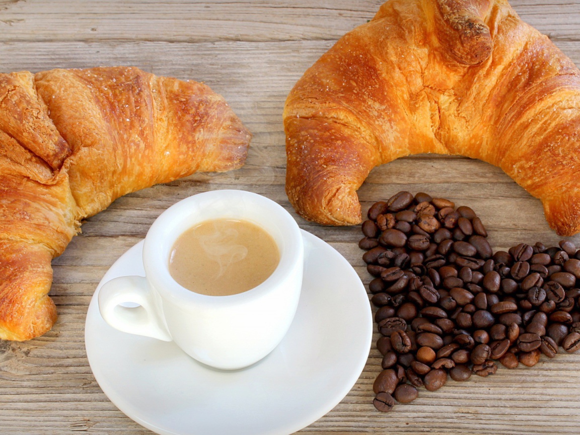 Кофе с круасcанами с любовью