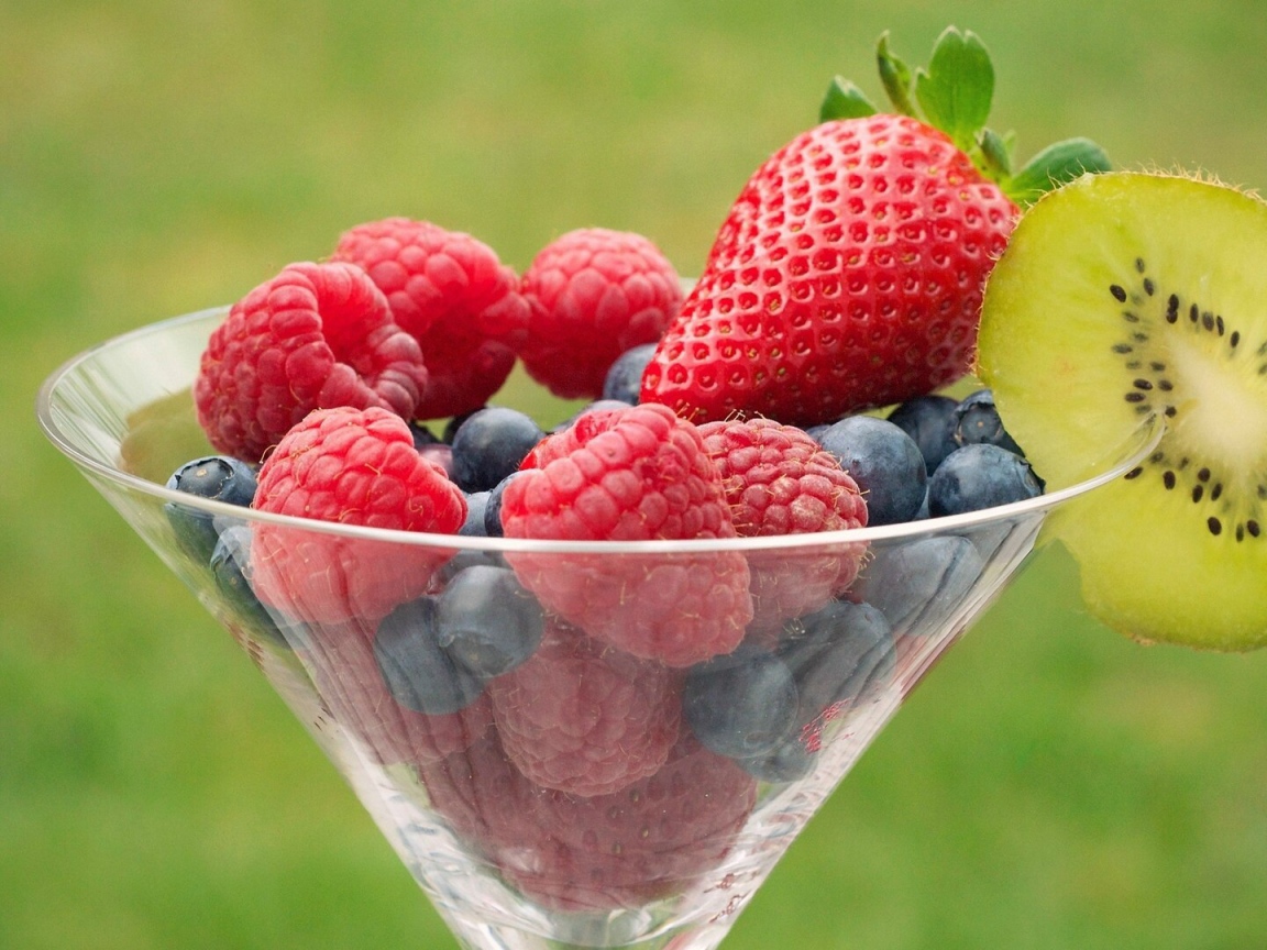 Ягодный микс с киви