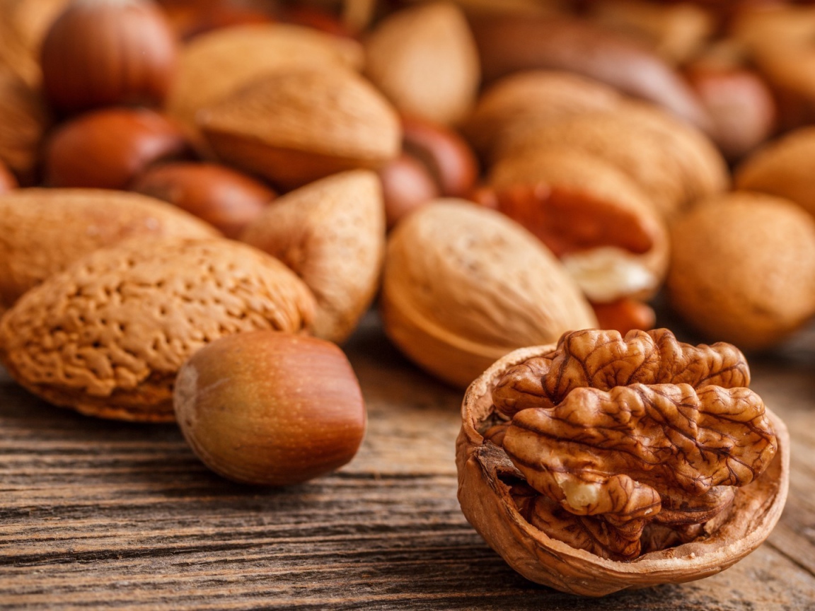 Россыпь питательных орехов