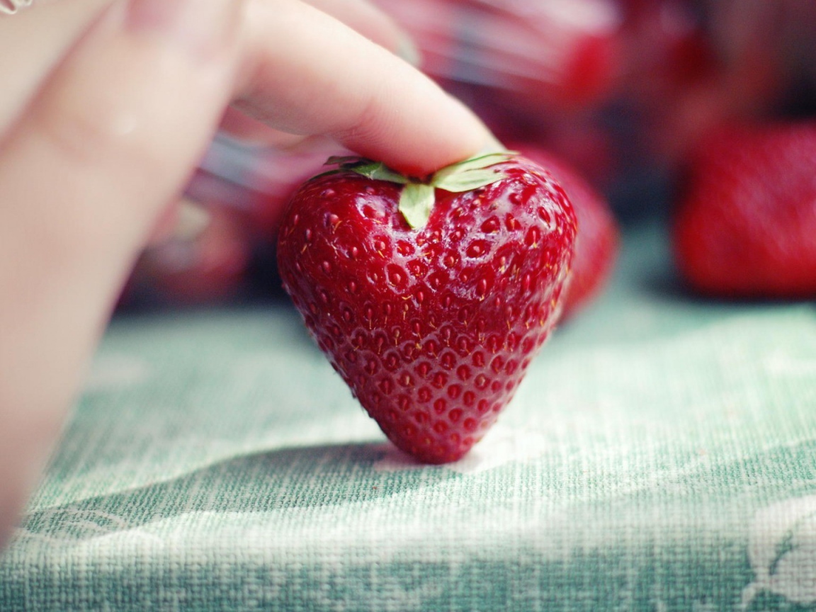 Клубника в форме сердца