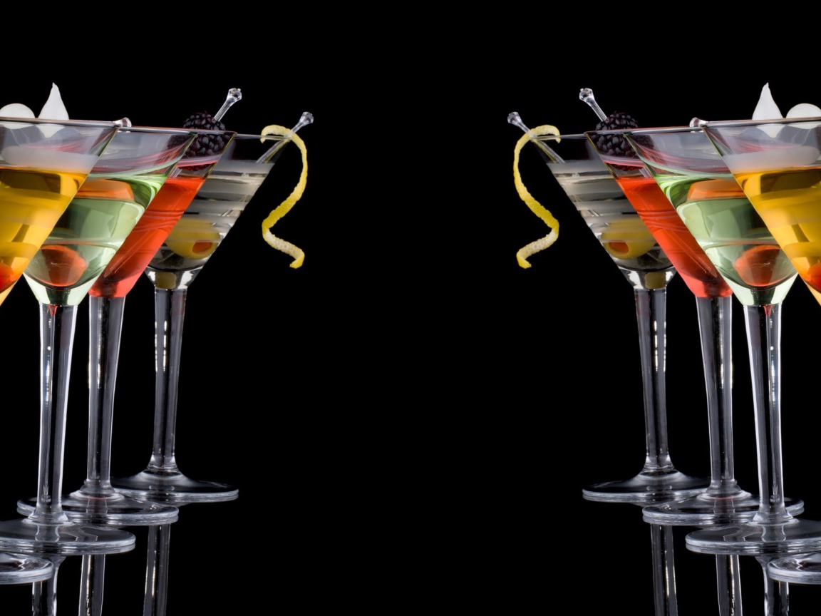 Слабоалкогольные коктейли, черный фон