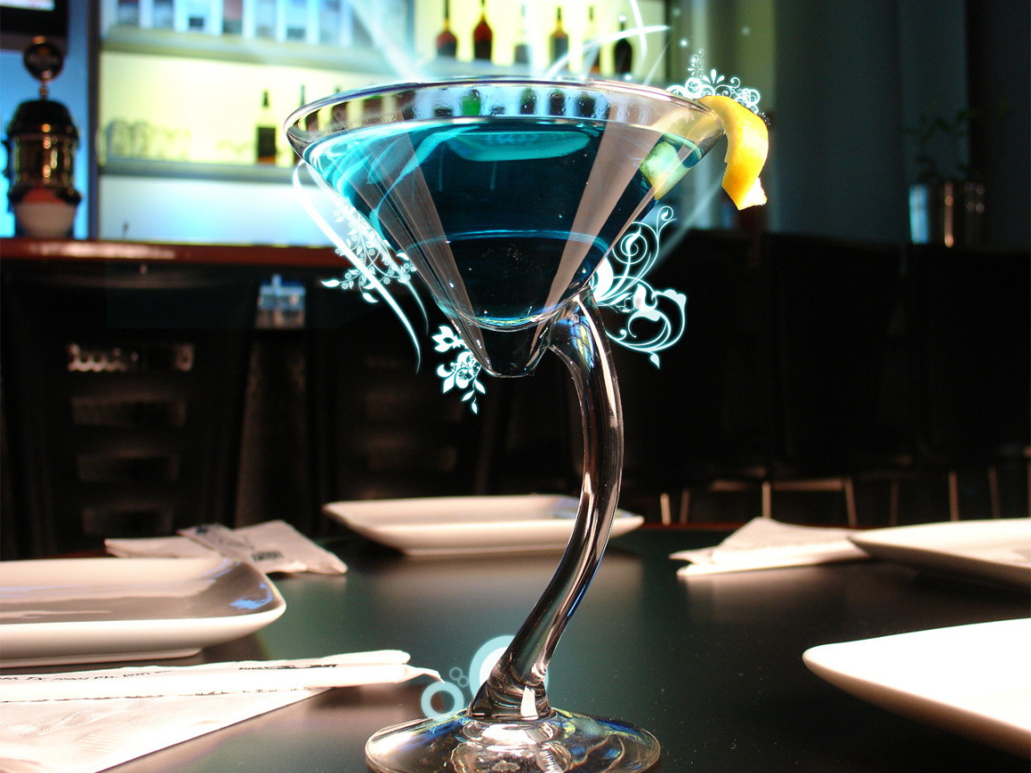 Причудливый бокал