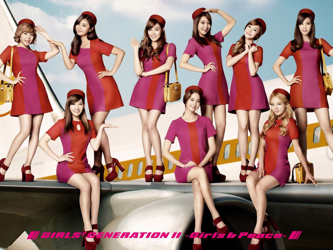 Певицы из Girls’ Generation в форме стюардесс