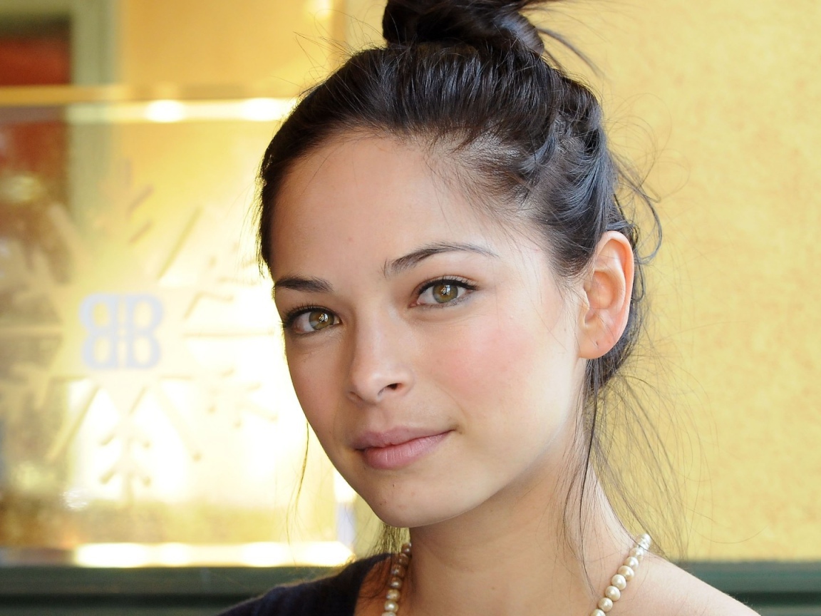 Ожерелье на шее Кристин Кройк