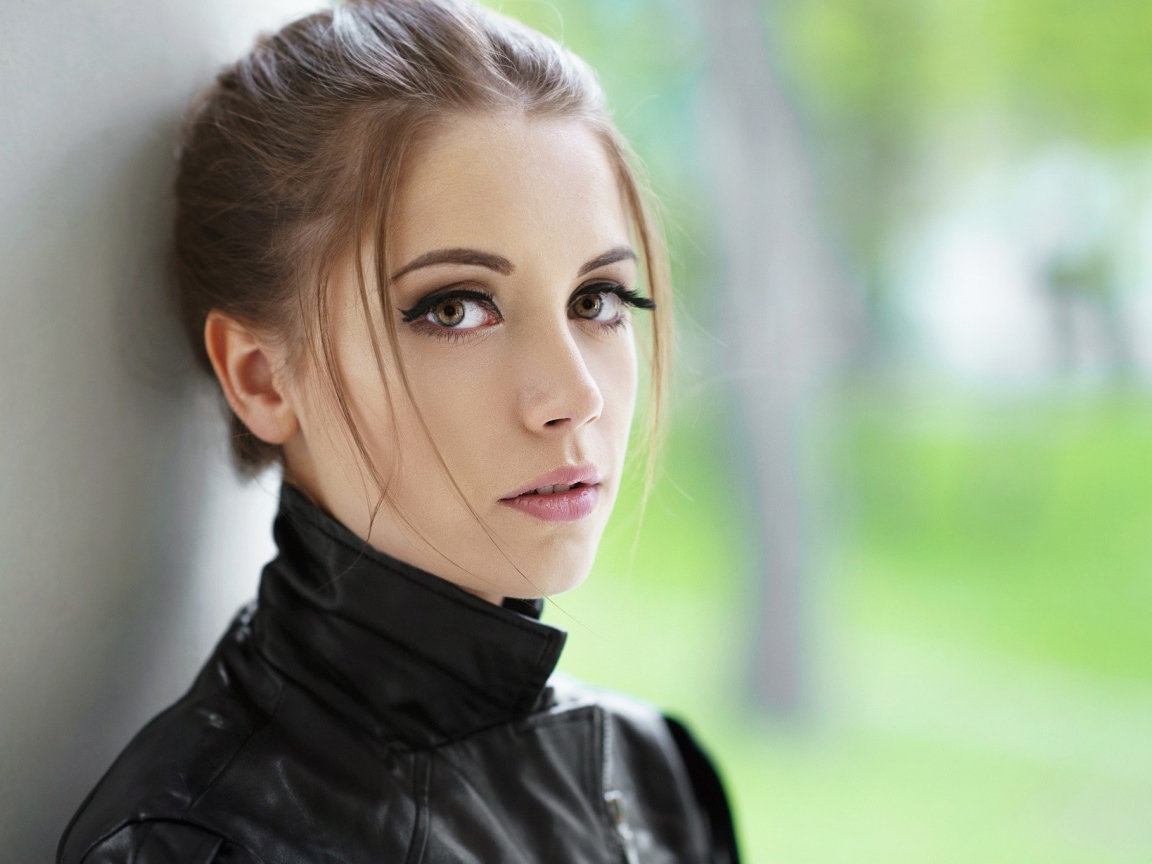 Красивая девушка Ксения Кокорева