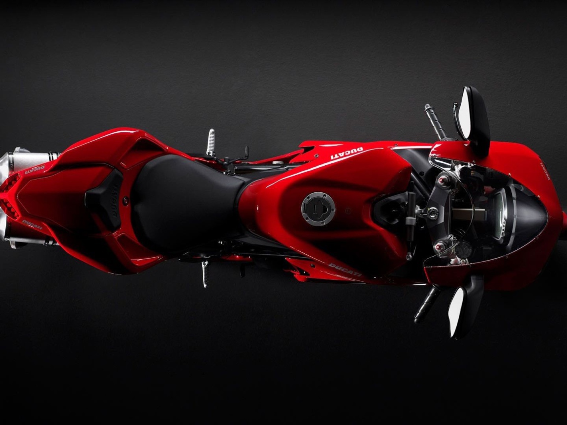 Красный мотоцикл, вид сверху