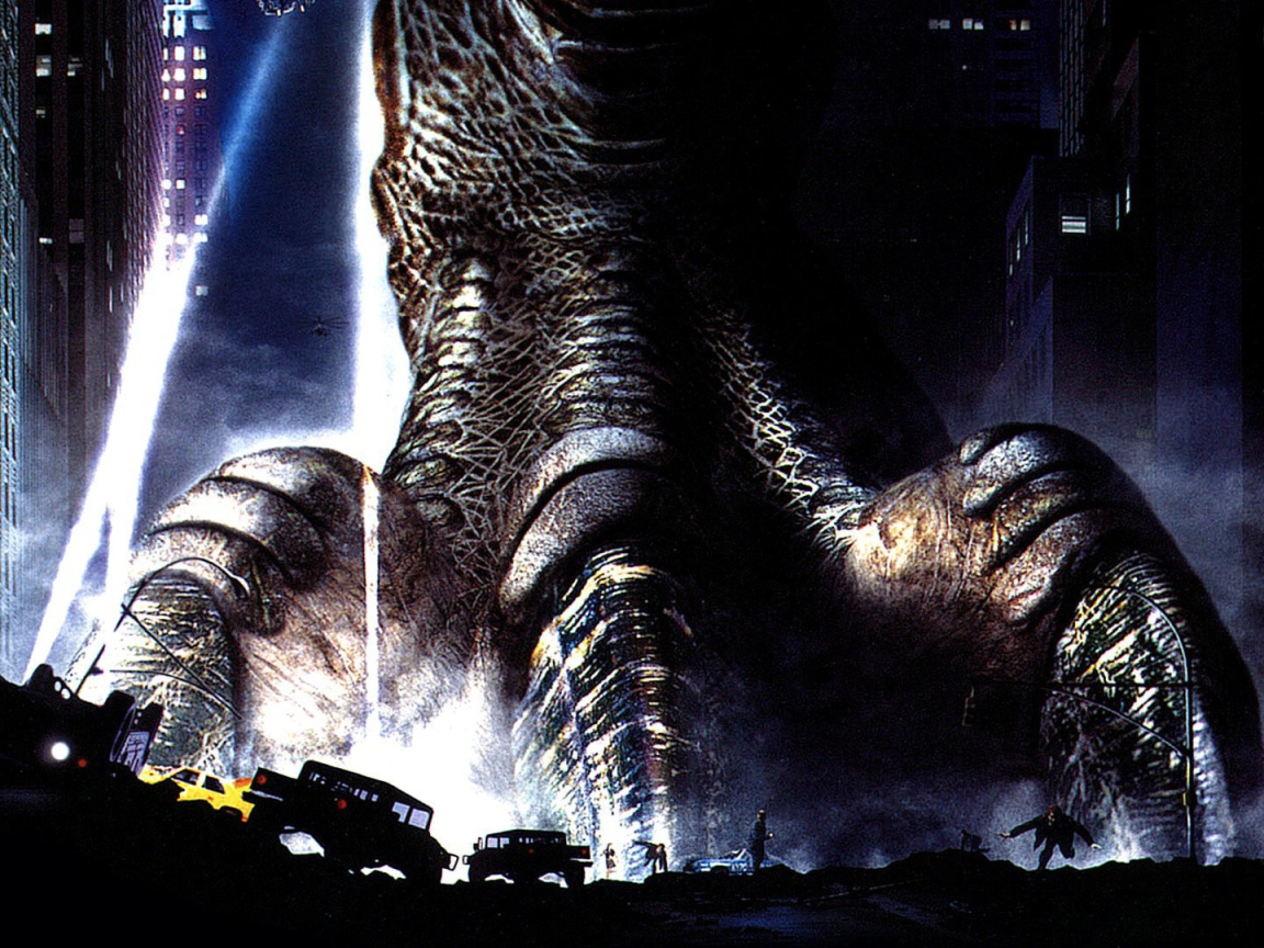 Лапа Годзиллы на улице города