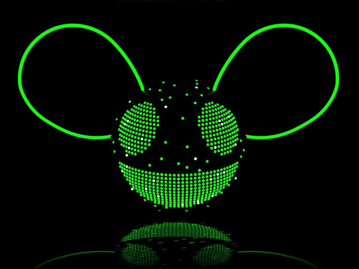 Зеленый диджей deadmau5