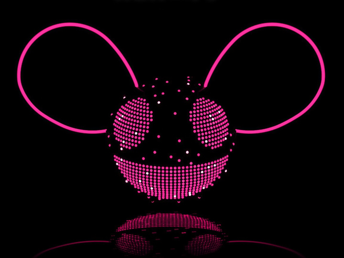 Розовый диджей deadmau5