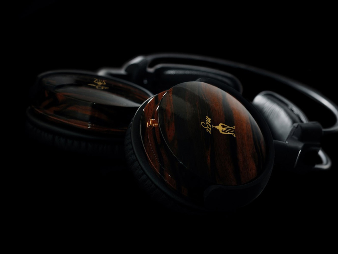 Деревянные королевские наушники