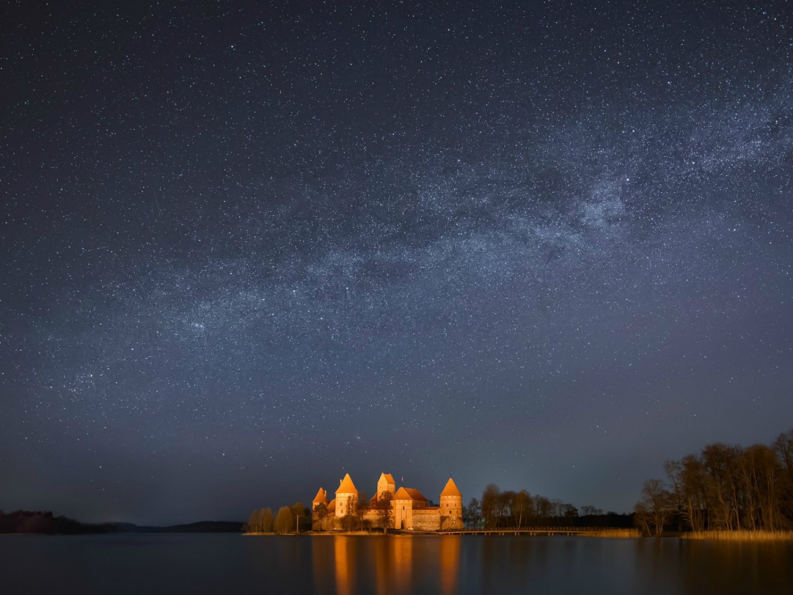 Замок под млечным путем