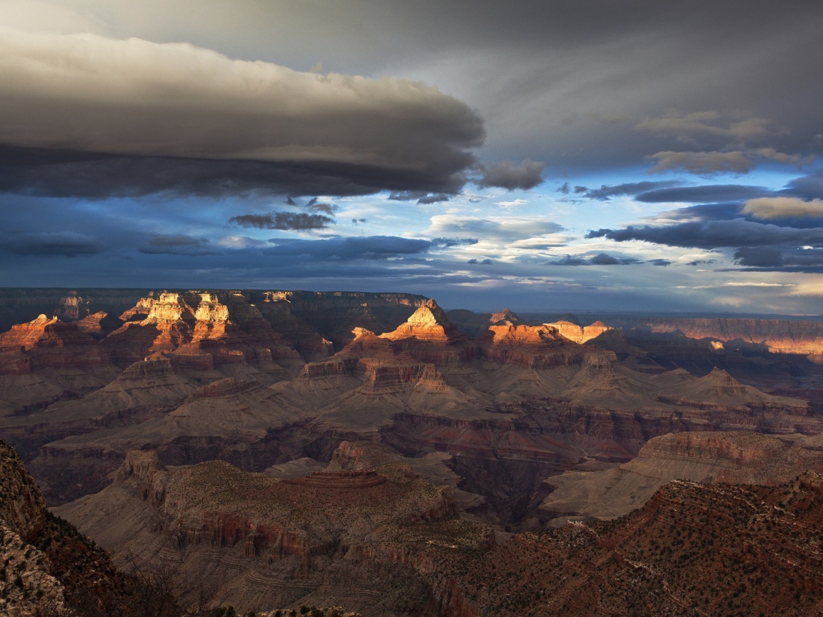 Кучевые облака над каньоном