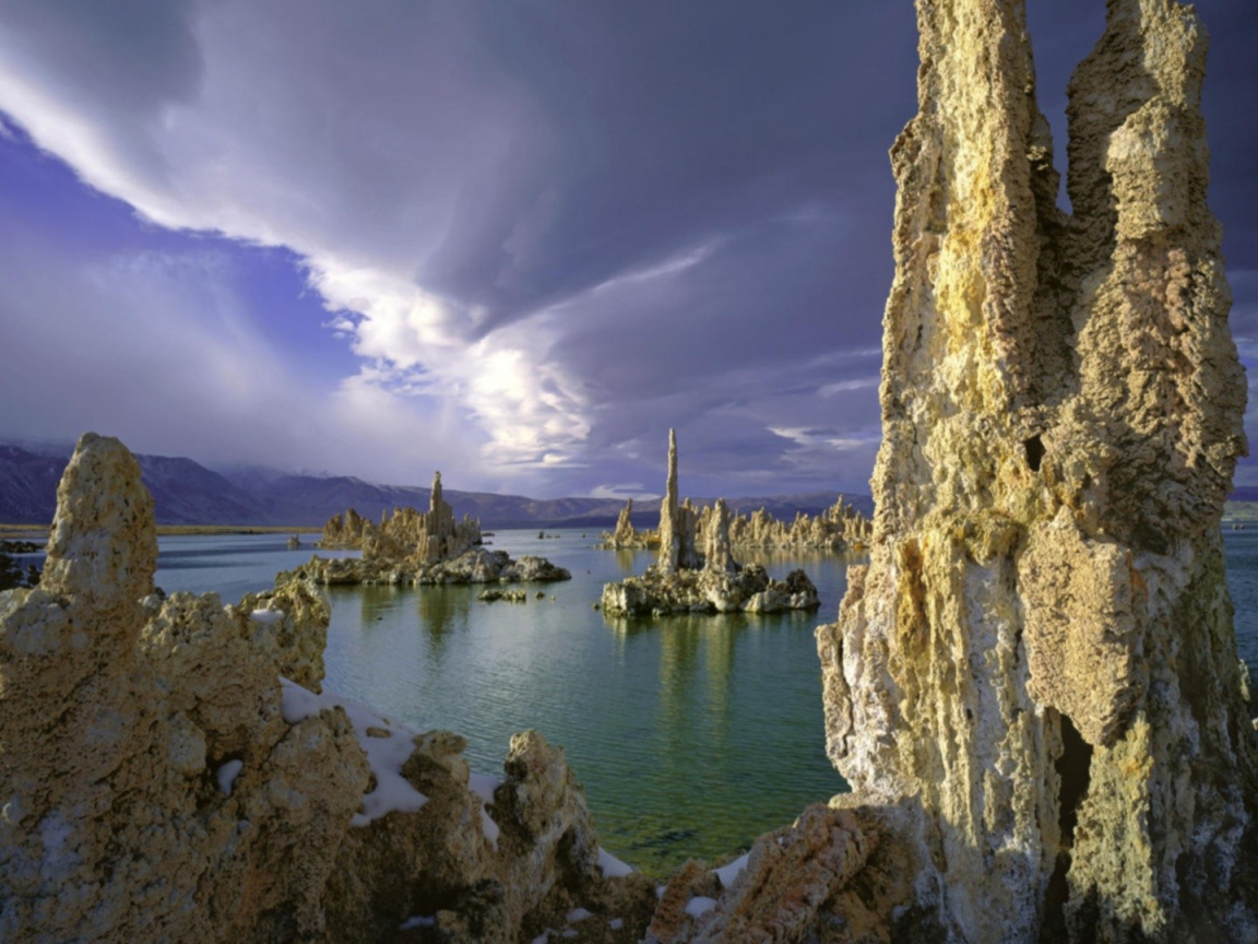 Скалы из отложений известняка