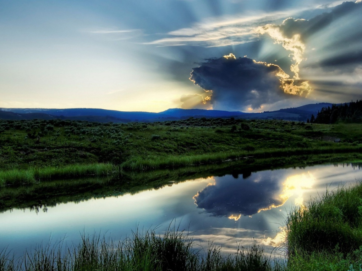 Солнце скрылось за единственным облаком